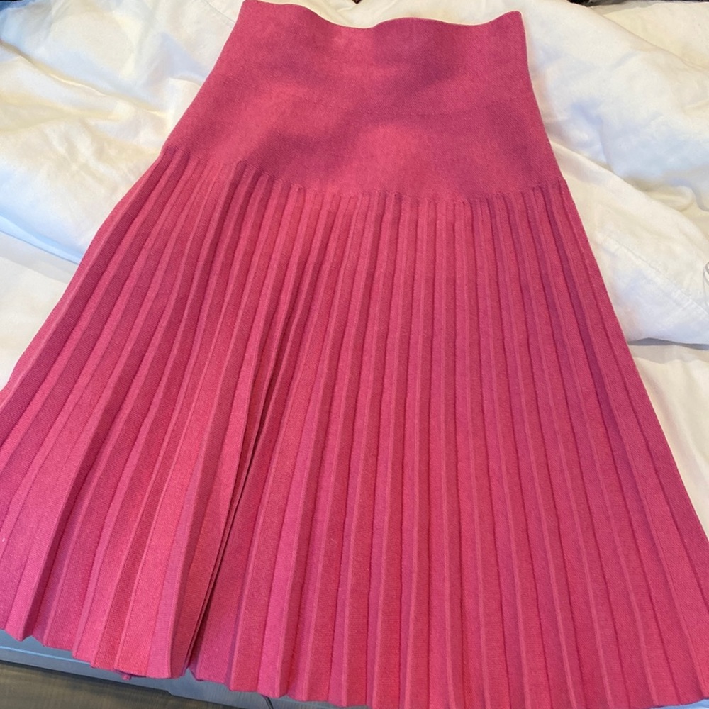 Really pretty hot pink pleaded skirt in good condition!